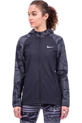 nike essential flash