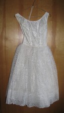 Vintage ILGWU Union Made Women's White Lace Sleeveless Wedding Dress Size 10