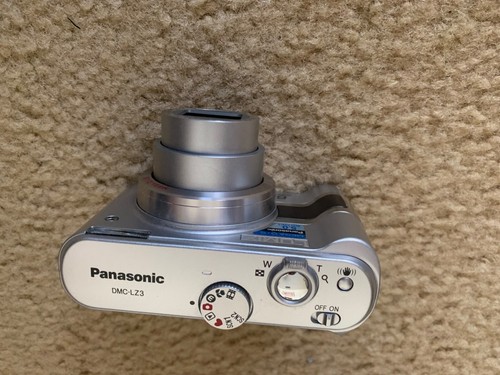 Panasonic LUMIX DMC-LZ3 5MP Digital Camera with 6x Optical Zoom - Picture 6 of 7