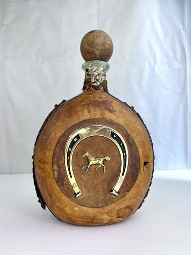 Vintage Leder überzogen Glas Karaffe Flasche mit Pferd Made in Italy selten