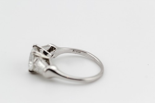 Vintage Harry Winston 2.02 Carat Diamond Engagement Ring GIA, circa 1980s 5.25 - Picture 4 of 12