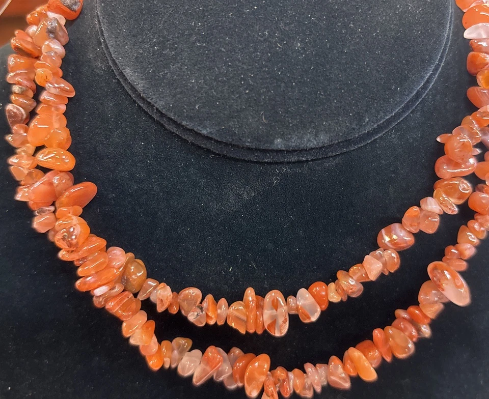 Carnelian Chip beads 36 inch strand - Image 2 of 3