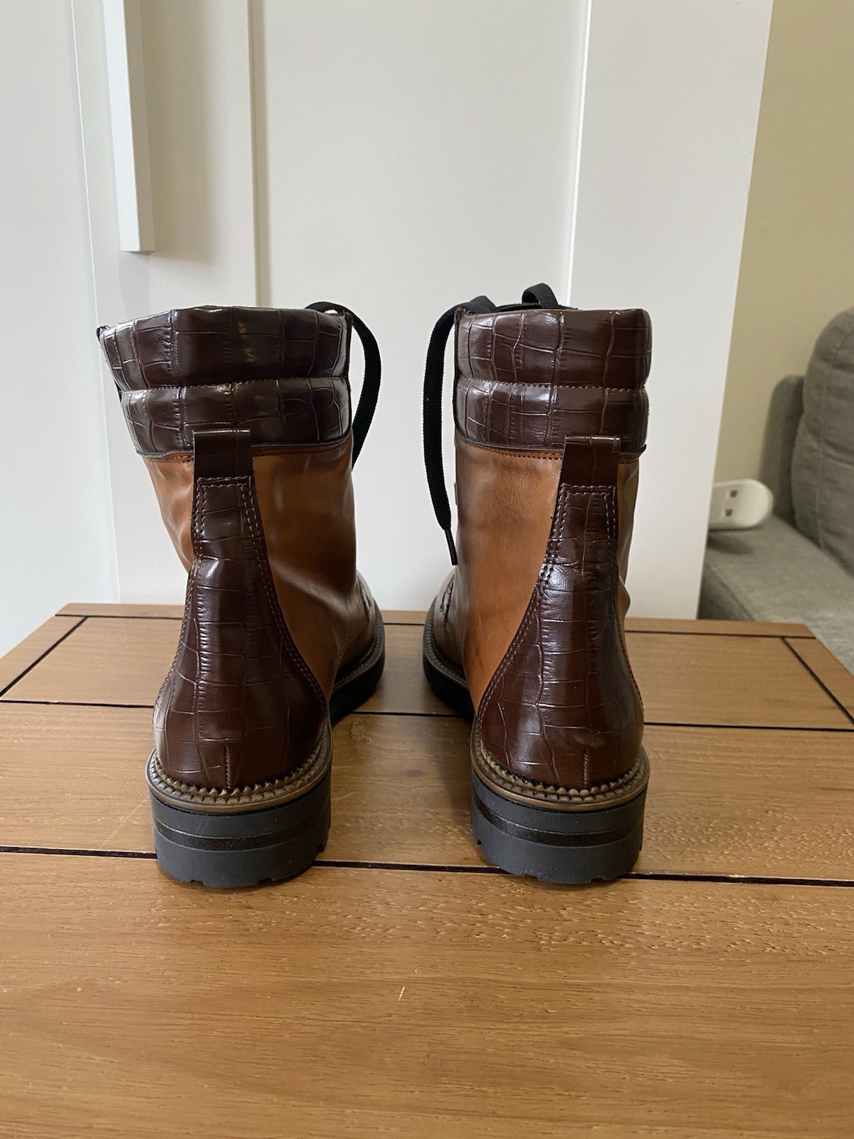 NWOT DIVINE FOLLIE Leather boots Made in Italy - Size 36 image 5