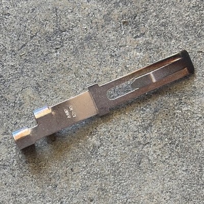 Tyco Electronics Railroad Relay Flag Plug Crimp Connector Terminal 12-10AWG