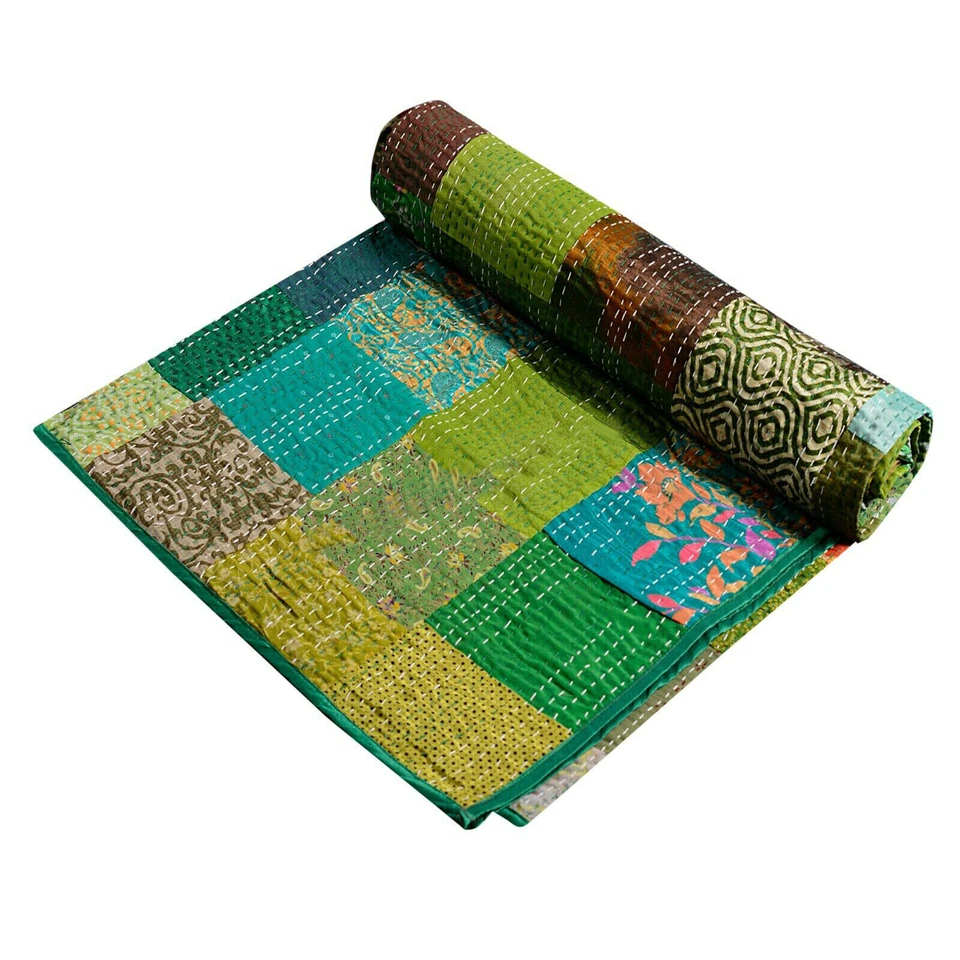 Manta de ropa de cama hecha a mano con retazos de seda vintage Sari tamaño king Foto 2 de 4