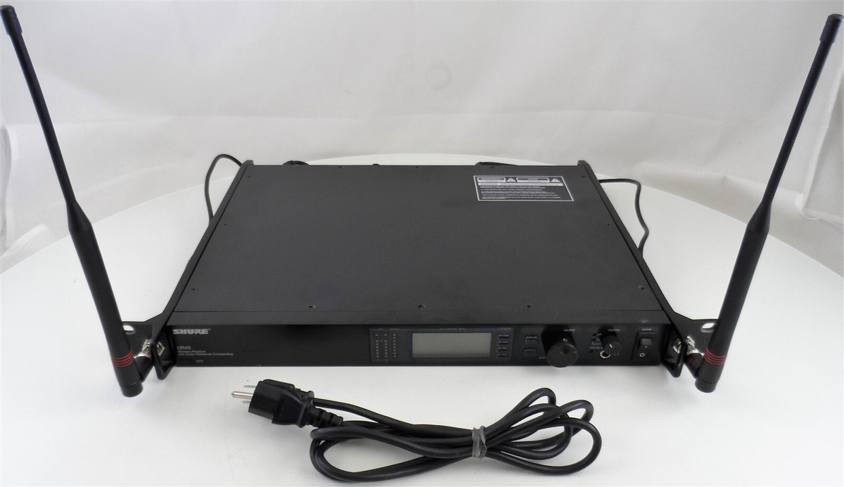 SHURE ワイヤレス受信機 UR4S 1本， SHURE UR2-J5HK/KSM8 1本 。