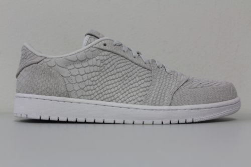 NIKE AIR JORDAN 1 RETRO LOW OFF WHITE PYTHON SWOOSHLESS SZ 10 NEW 872782 111 NEW NIKE AIR JORDAN 1 RETRO LOW OFF WHITE PYTHON SWOOSHLESS SZ 10 NEW 872782 111 NEW