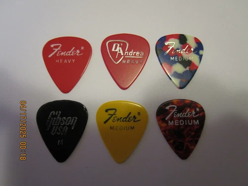 Lot of 6 Vintage Guitar Picks - Fender, Gibson, & D'Andrea #1703