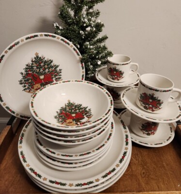 20pc Vintage Ten Strawberry Street O' Christmas Tree Dinnerware For  Excellent