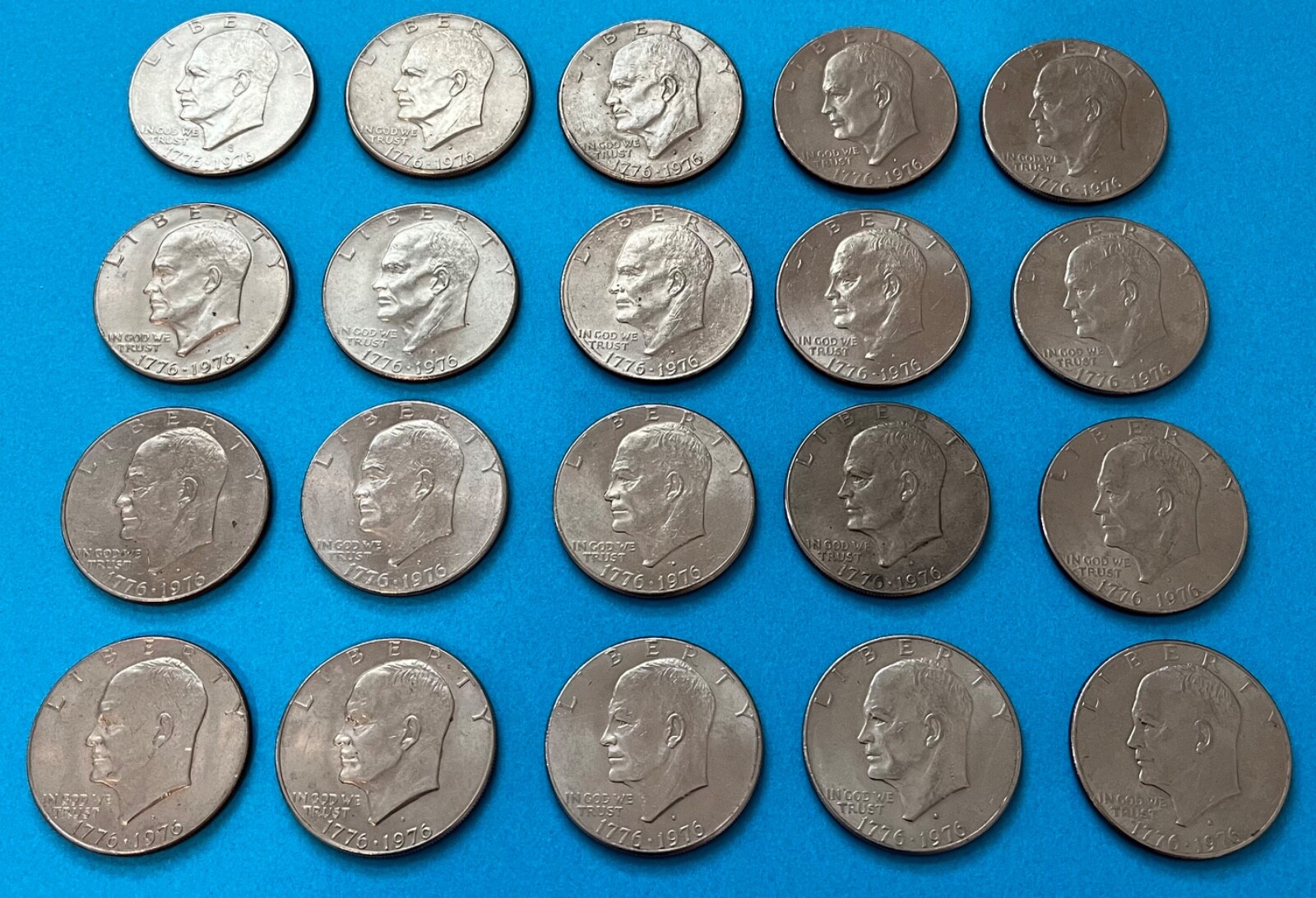 Foto 1 di 15