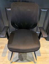 Black Mesh Cantilever Office Visitor Meeting Chair Chrome Frame With Arms