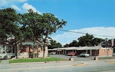 Austin Texas Star Motel Raised close to Downtown City Center Vtg Postcard H59