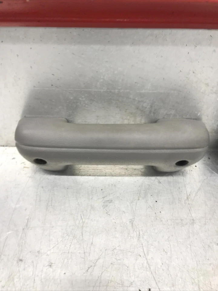 86-93 Mazda B2000 B2200 B2600 Juego de reposabrazos de manija de puerta interior de camioneta 2 OEM gris Foto 2 de 4
