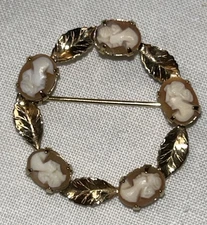 Vintage 1940’s Resin Cameo Wreath Brooch Gold Tone Victorian Revival 1.25”