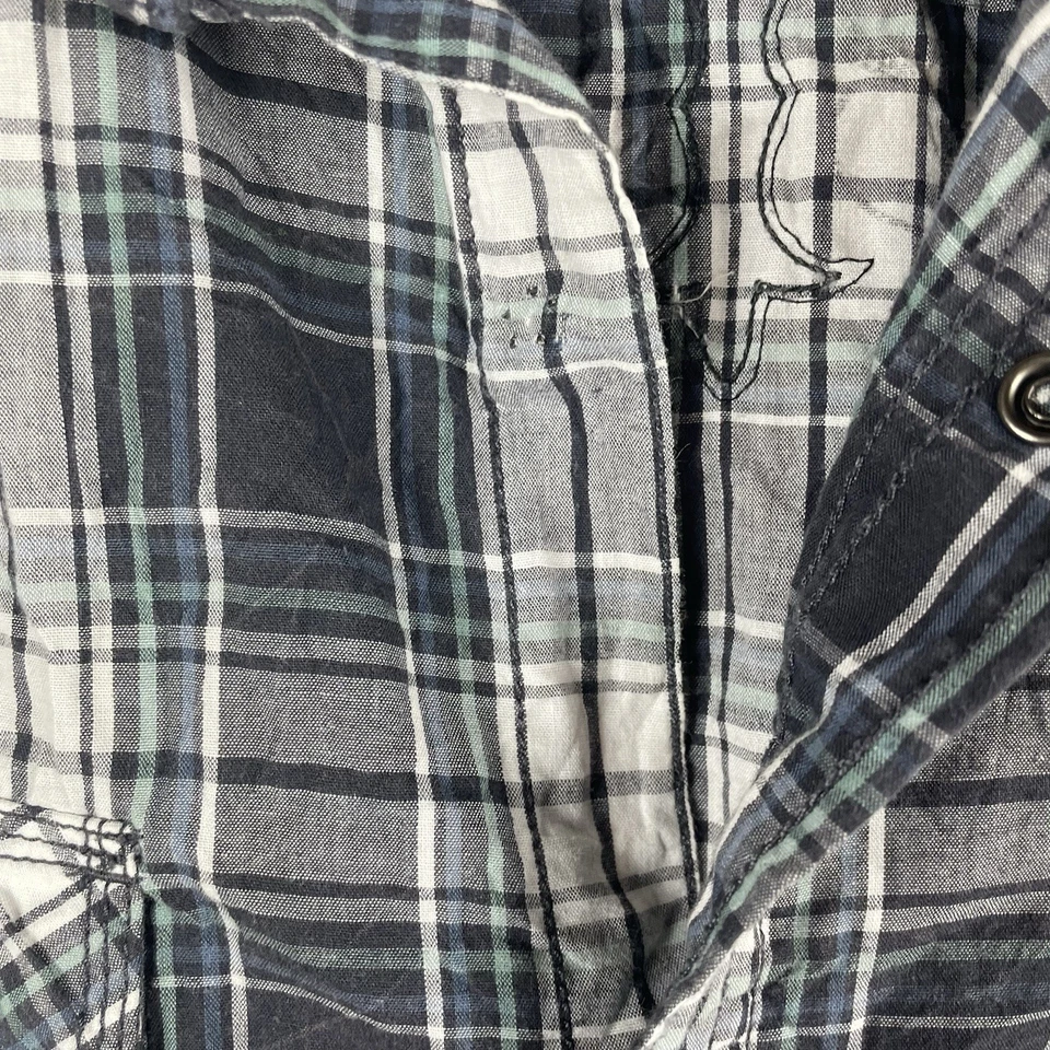 Helix Men’s 2XL Plaid Short Sleeve Button Up Shirt Cross Y2K Distressed - Image 4 of 4