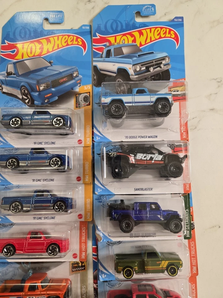 Hot Wheels|GMC Syclone|Dodge|Diecast|Grandes rellenos de medias 🎅 Foto 3 de 4