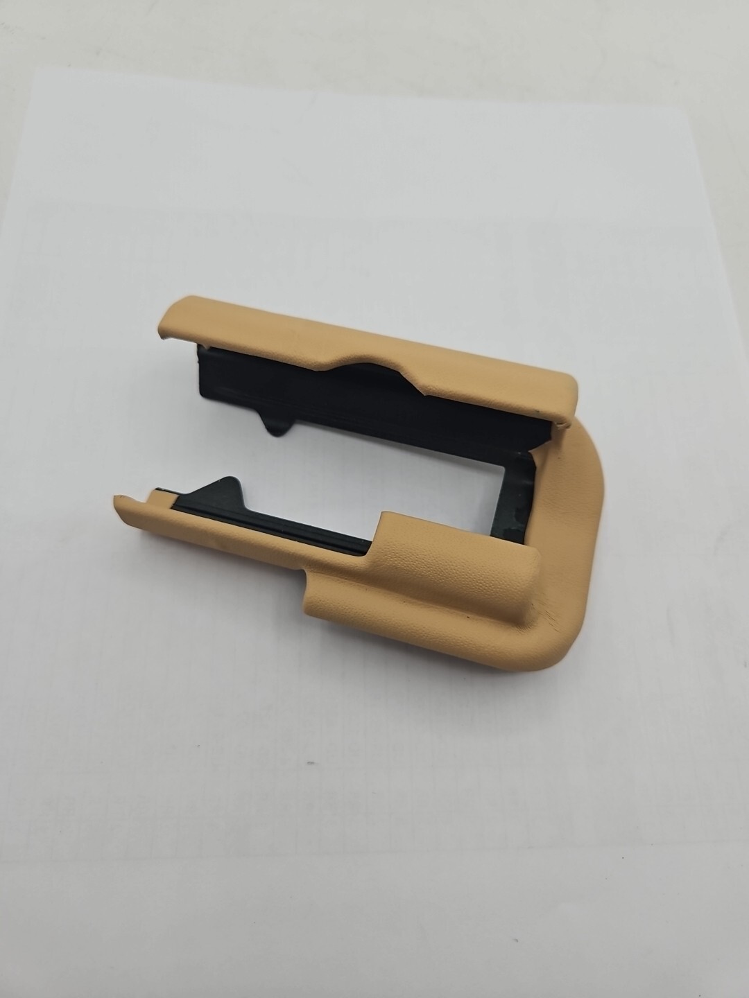 BENTLEY-SEAT BRACKET COVER (3W3881810)