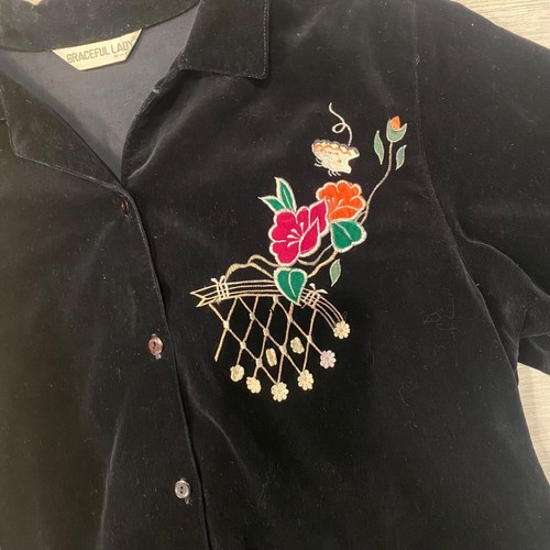 Black Velvet Long Sleeve Blouse Embroidered Floral Lady Design - Picture 5 of 8
