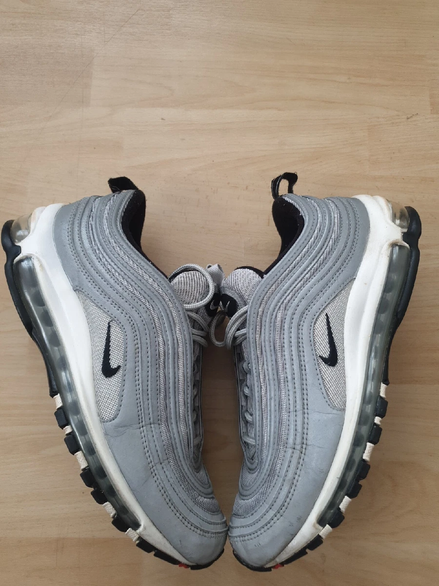 Silver nike 2018 discount