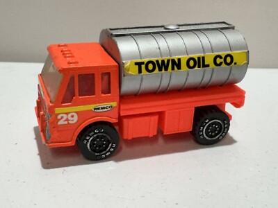 1988 REMCO TOWN OIL CO. #29 PLASTIC OIL HAULER ORANGE TRUCK TOY 4.25 