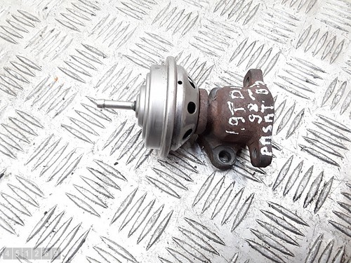 1998 VW PASSAT AGR VENTIL 1900TDI 028131501E