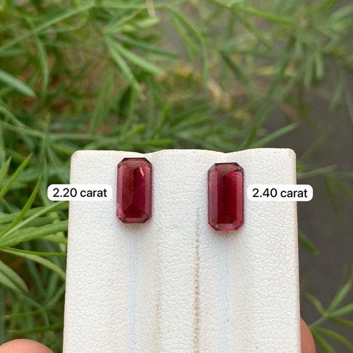 Beautiful Red Garnet 2.40 Carat, 2.20 Carat Emerald Shape Garnet Loose Gemstones - 第 2/4 張圖片