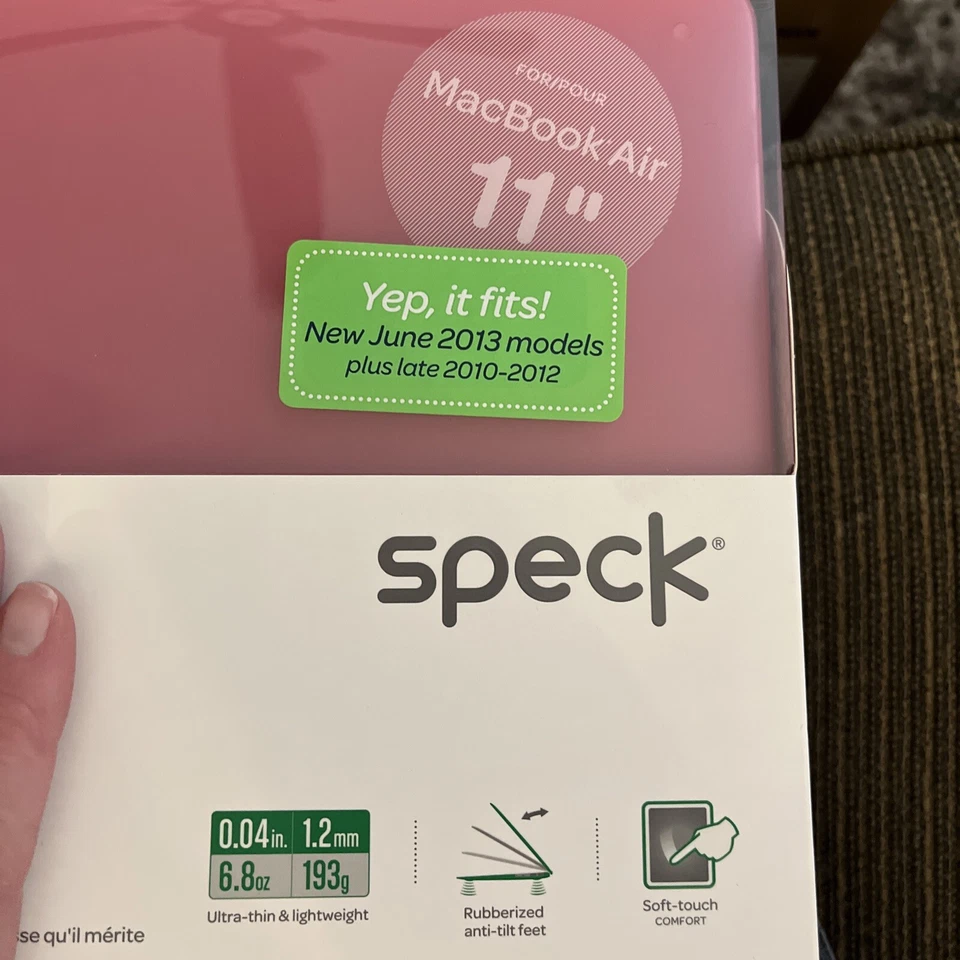 Funda Speck Products SeeThru satinada para MacBook Air 11 pulgadas rosa chicle Foto 2 de 4