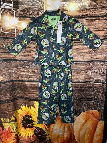 BNWT Baby Yoda Button Up 2 Piece Pajama Set, Mandalorian Star Wars, Size 4T - Picture 2 of 3