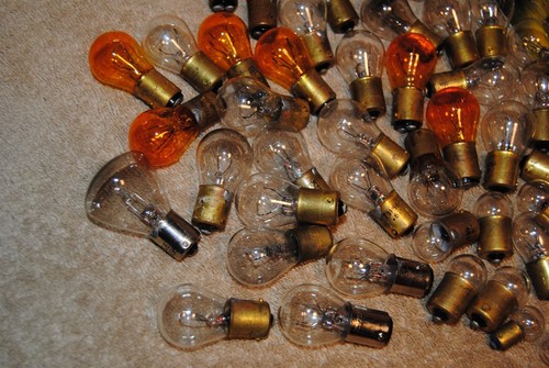 Big Lot of 48 Vintage Automotive Light Bulbs Auto Car 1141 1157 1156 1195 1895 - Picture 2 of 4
