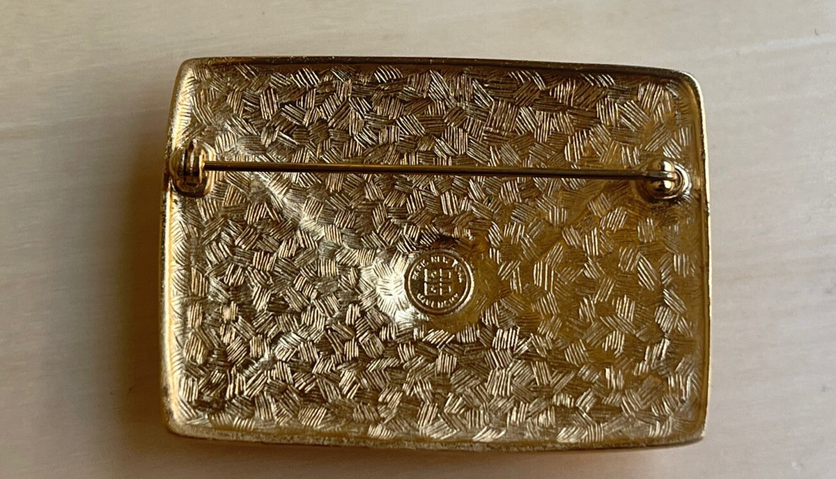 GIVENCHY ブローチ GIVENCHY Envelope Gold Pin Brooch Avenue George V Brooch