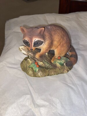 Vintage Homco Masterpiece Porcelain Raccoon Hand Painted #1247 Excellent Cond.