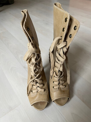 Stiefeletten, Beige, Gr. 38 von Betsy Johnson