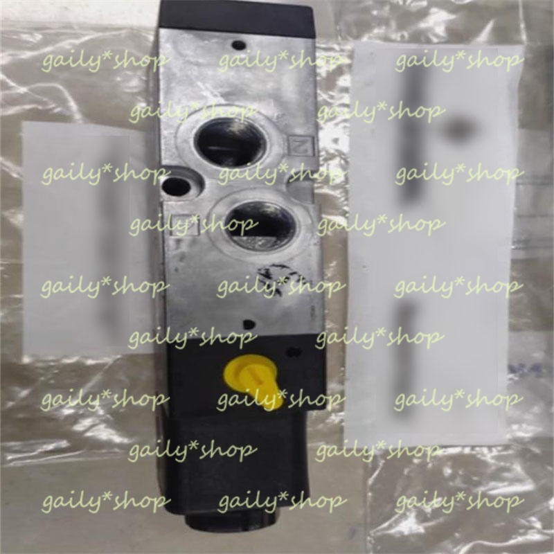 ONE NEW AVENTICS 5776070220 pneumatic solenoid valve