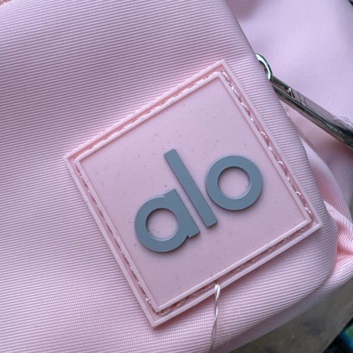 ALO YOGA 2025 Set Explorer Fanny Bag & Headband Pink NWT - Picture 12 of 19