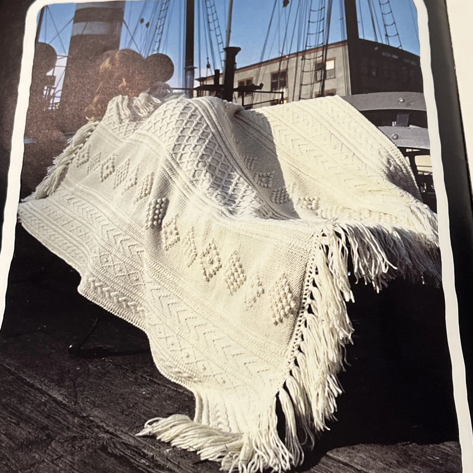 Spinnerin 0222 Irish FISHERMAN AFGHANS knit 24pg booklet 11 designs 1972 - Image 4 of 4