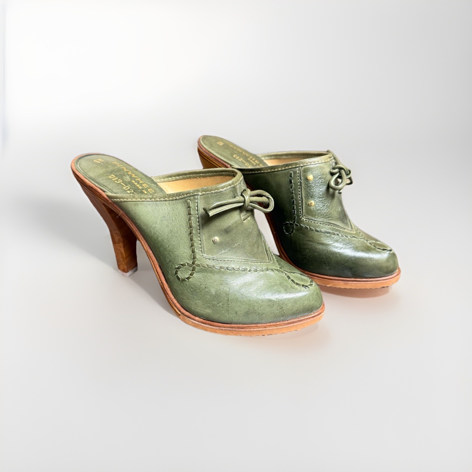 Vintage Green Leather Pinwheels Mule Clogs Made In Brazil Size 6 Women Shoes