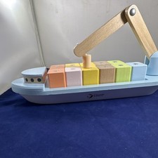 Classic World Wooden Block Boat Cargo Ship Magnetic Crane 11 Colorful Blocks