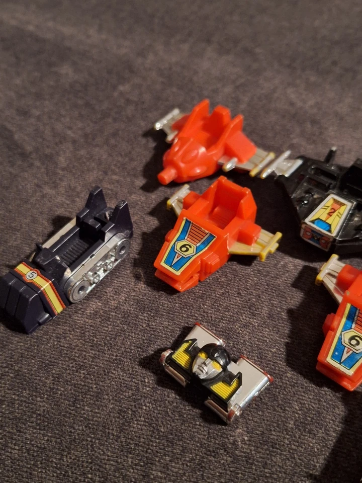 Diakron Multi-Force 14 Robot Takara Toys 1983 🤖Lanzador eléctrico para piezas Foto 3 de 4