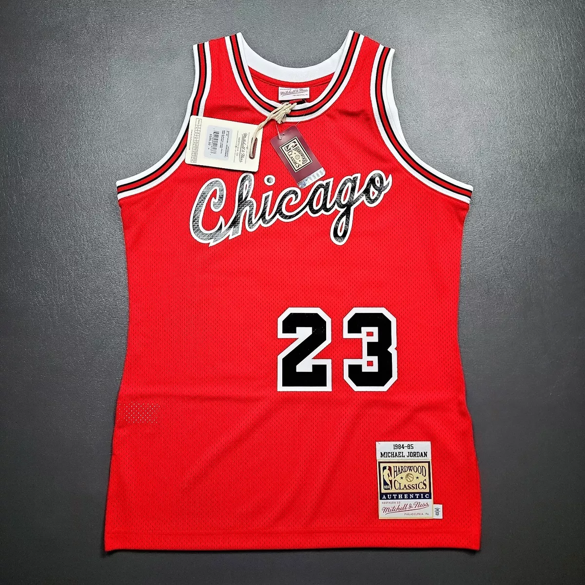 Hardwood Classics Michael Jordan Chicago Bulls Jersey 1984-85 Size