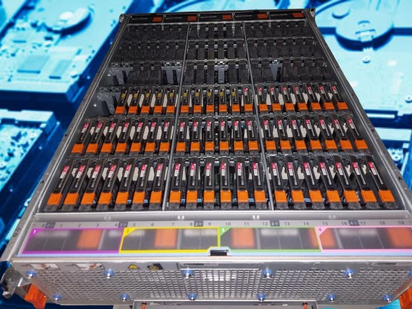 EMC 100-887-110-01 - 120 Bay SFF 2.5" SAS VMAX3 DAE 100-887-010-05 - Image 4 of 4