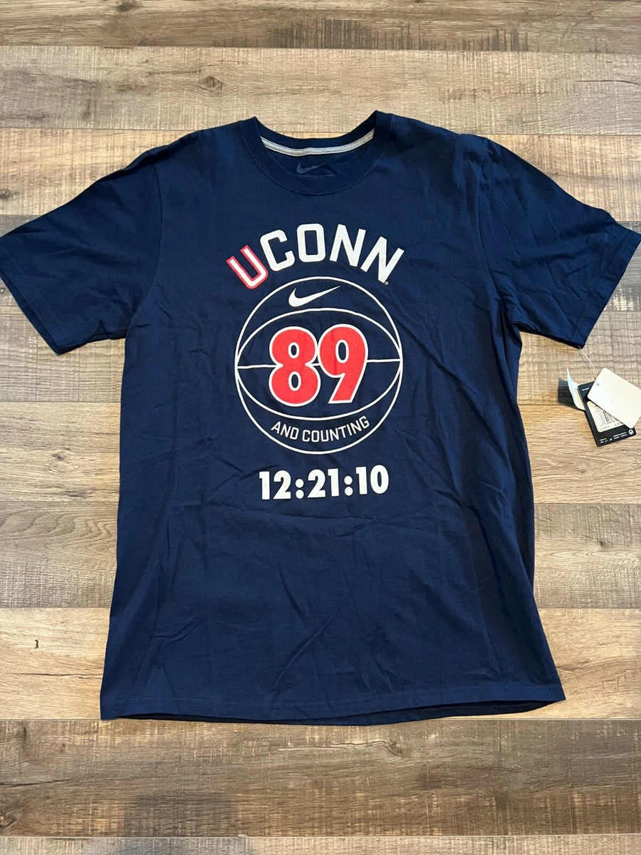 Uconn women's outlet basketball sweatshirt