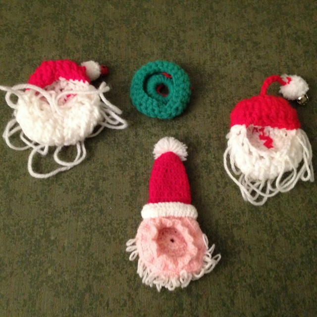 4 HANDMADE CROCHET CHRISTMAS DOOR KNOB COVERS 3 SANTAS & 1 WREATH eBay