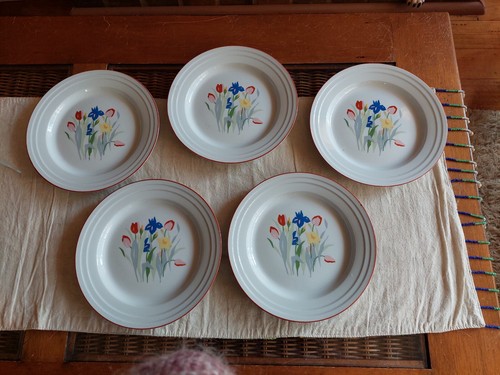 VINTAGE GUOGUANG FINE CHINA WHITE WITH FLORAL CENTRE SIDE PLATES X 5 - Picture 3 of 11