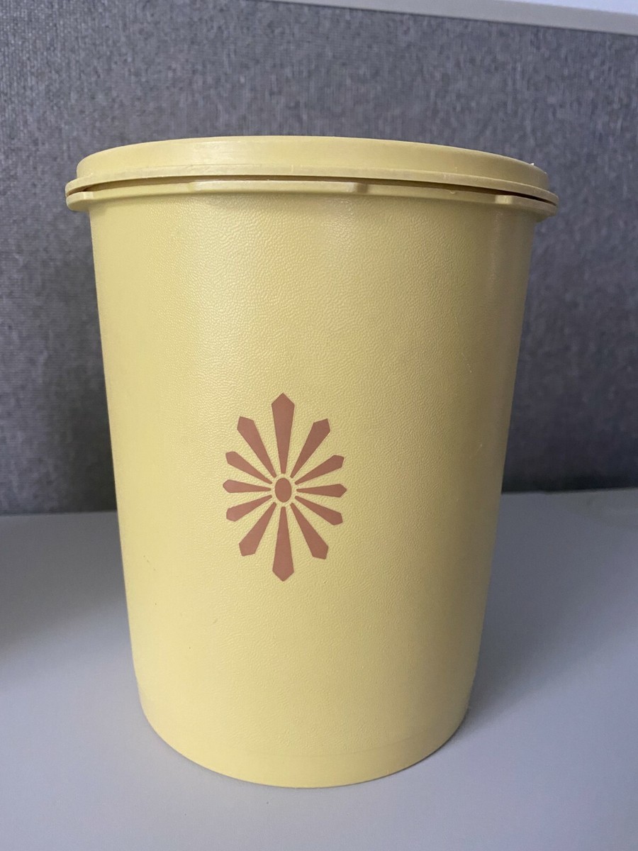 Vintage Tupperware Servalier Canisters w/ Lids Yellow #809-4 #807