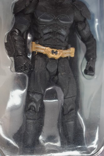 2008 Mattel - Movie Masters Dark Knight Figure: Batman w/ Crime Scene Evidence - Picture 3 of 16