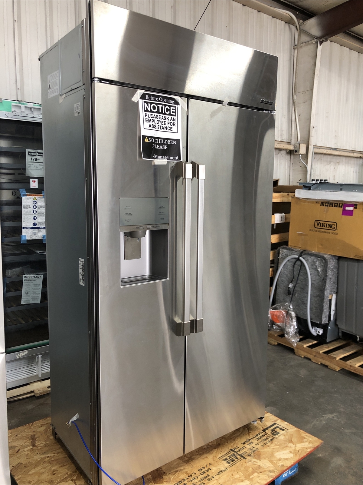 Dacor DYF42SBIWR 42" Counter Depth BuiltIn Side by Side Refrigerator