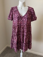 Wild Fable Women s Burgundy Floral Print Short Sleeve V-Neck Relaxed Dress s S