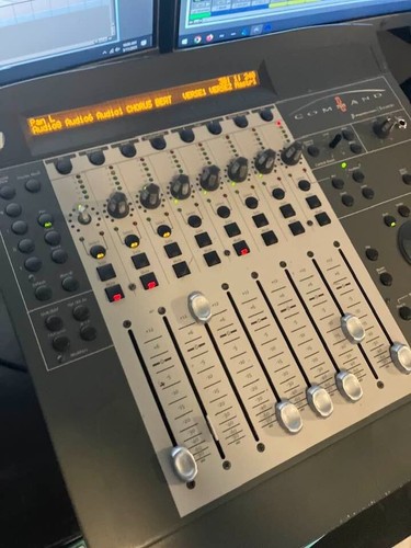 Digidesign Focusrite Command 8 Audio Mixing Controller DAW Control Surface - Picture 4 of 6