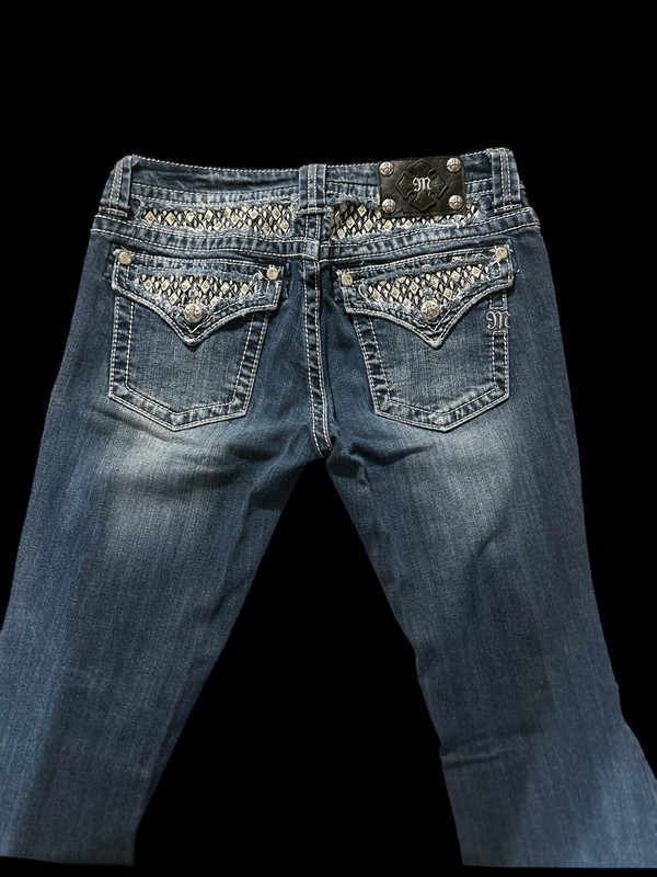 LA Idol Jeans Women's Size 11 33x33 Low Rise Distressed Stretch Flap Pocket