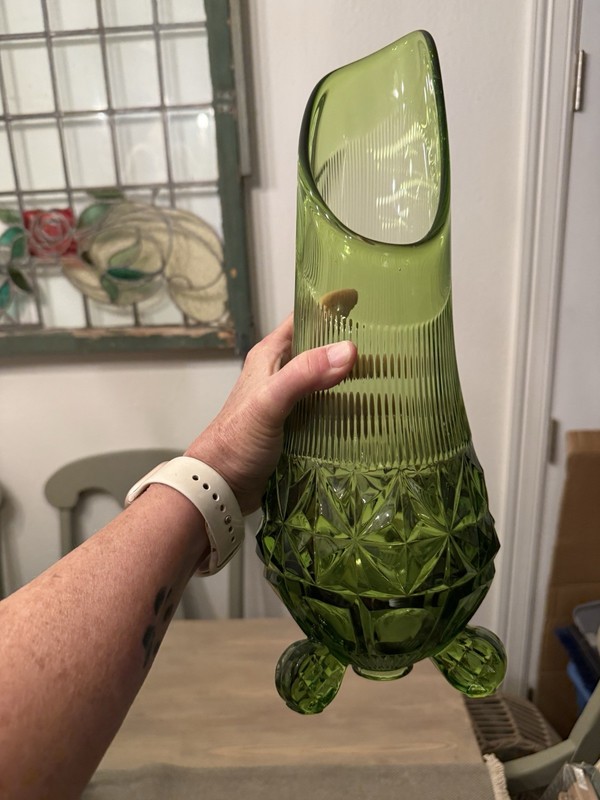 Chunky LE Smith Diamond Butt Three 3 Wheeler Green  Swung Vase 15.25”